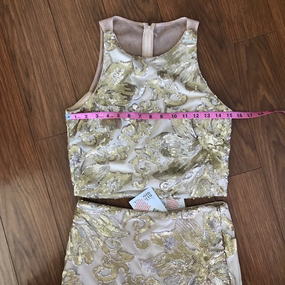 🎉🎉HOST PICK🎉🎉 Badgley Mischka Belle Floral Sequin Top/Skirt Set6 - Picture 6 of 7